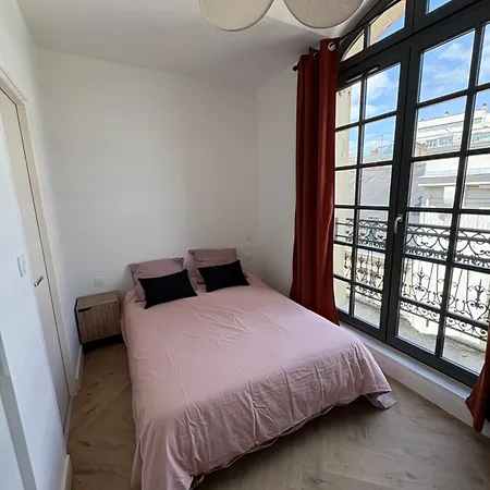 Rue Des Minimes * لو مان